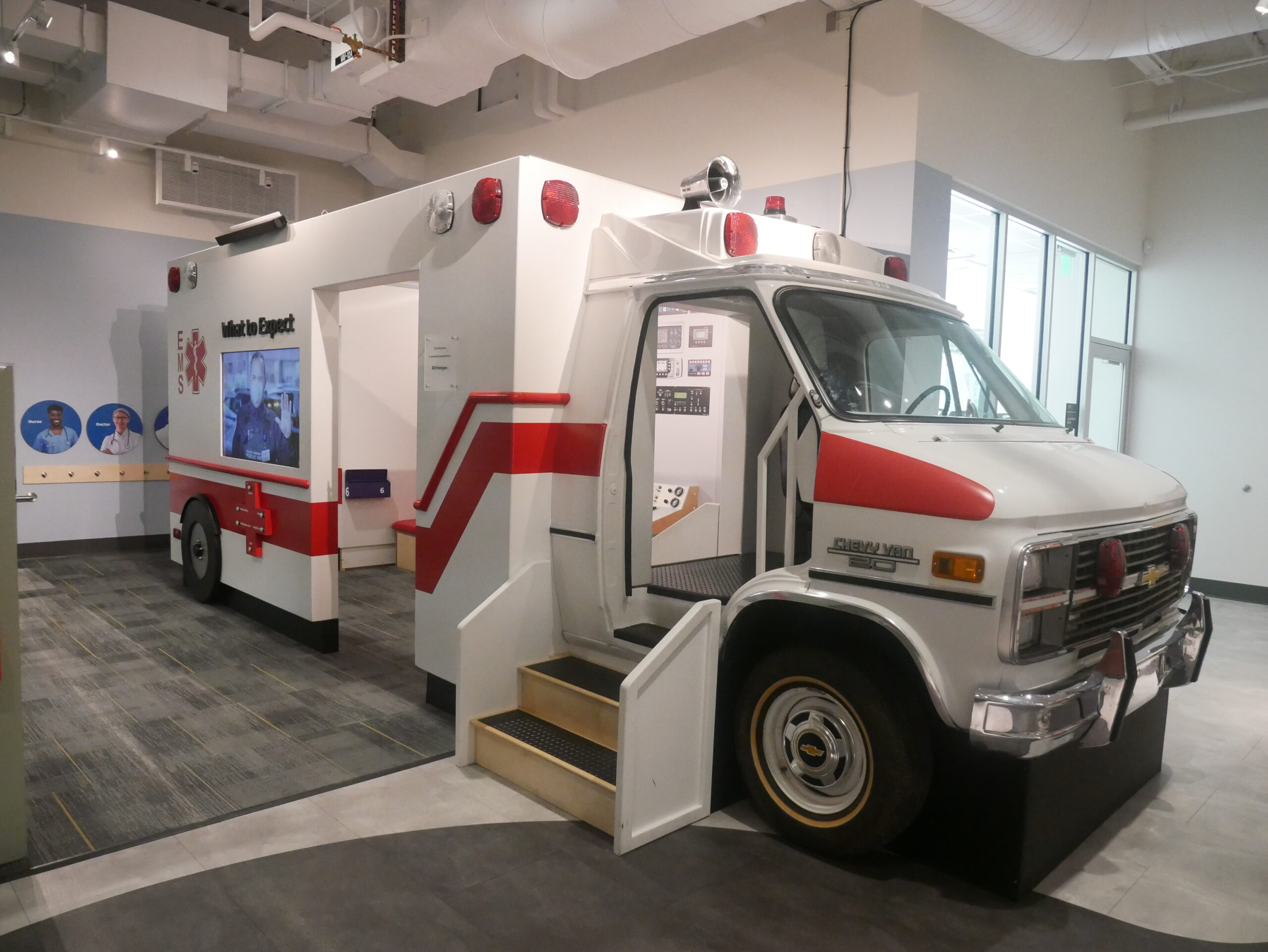 ambulance exhibit museum xibitz